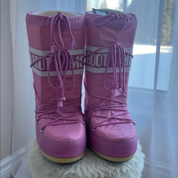 Moon Boot Shoes - Moon Boot Fuchsia Lace-Up Snow Boots